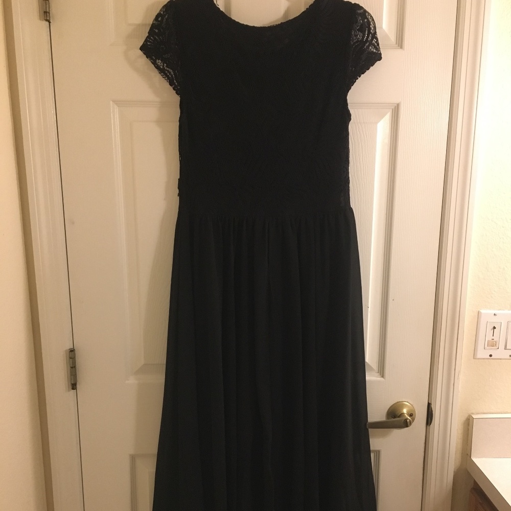 BKMGC Black Lace Embroidered Homecoming/ Prom Dress/ Size: Large